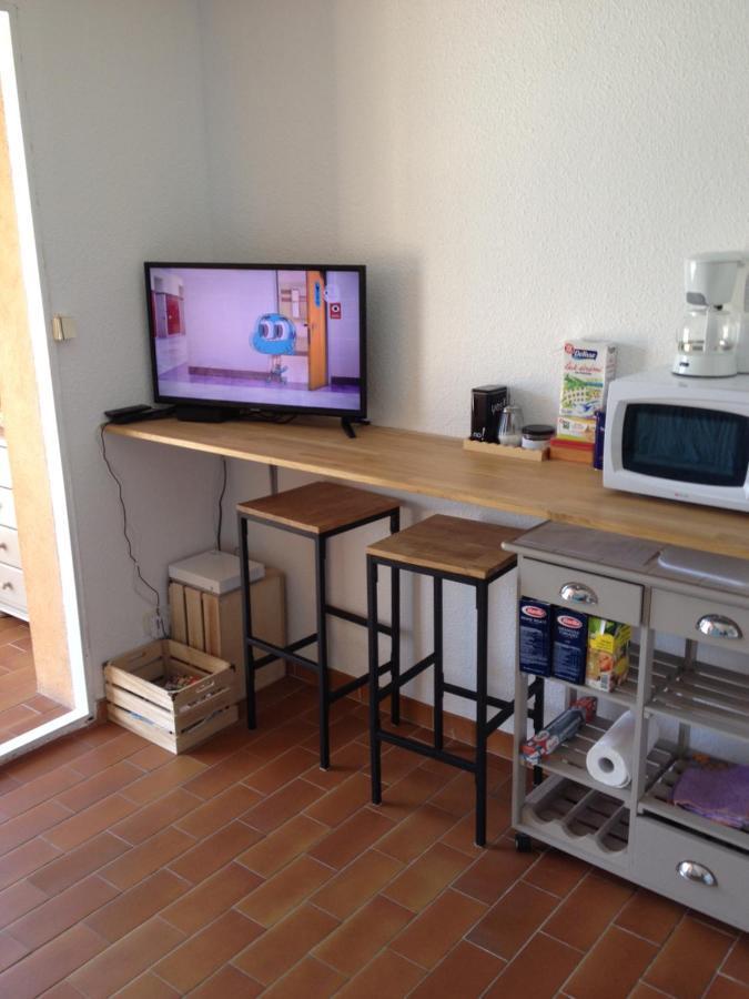Au Calme Dans Hameau Fleuri Joli Studio 3 Pers Piscine Parking Wi-Fi Vence Exterior photo